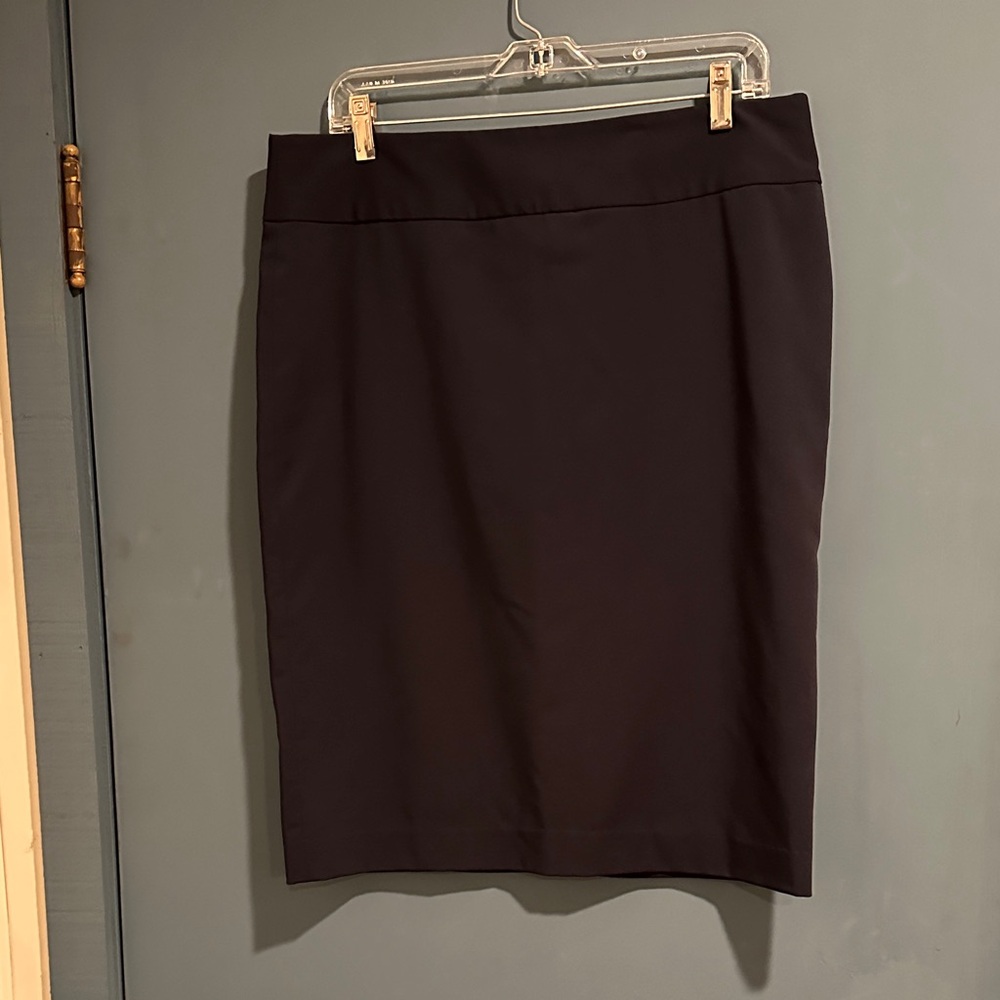 Liz Claiborne Elegant Navy Blue  Pencil Skirt